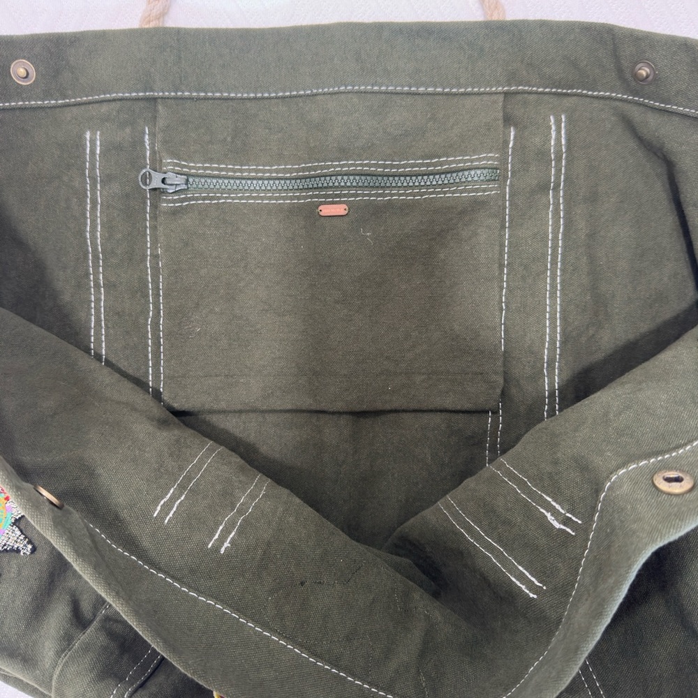 Free People Sea Serpent Weekender Tote Bag Olive Green Canvas NWT $128 - Picture 13 of 14